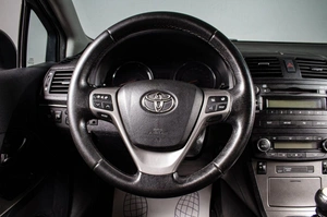 Универсал Toyota Avensis 2009 года, 749000 рублей, Сургут