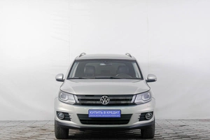 Внедорожник Volkswagen Tiguan 2011 года, 1189000 рублей, Кемерово