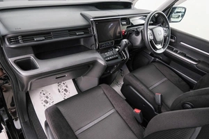 Минивэн Honda Stepwgn Spada 2019 года, 2499000 рублей, Красноярск