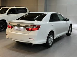 Седан Toyota Camry 2013 года, 1997000 рублей, Красноярск
