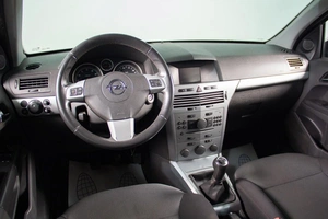 Универсал Opel Astra 2011 года, 659000 рублей, Сургут