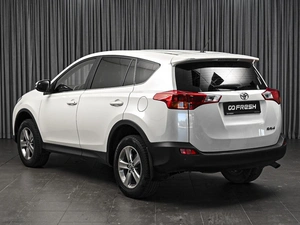 Внедорожник Toyota RAV4 2015 года, 1920000 рублей, Ставрополь