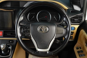 Минивэн Toyota Noah 2014 года, 1669000 рублей, Тюмень