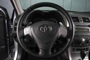 Седан Toyota Corolla 2008 года, 930000 рублей, Омск