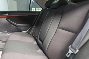 Седан Toyota Avensis 2006 года, 729000 рублей, Новосибирск