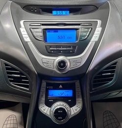 Седан Hyundai Avante 2011 года, 997000 рублей, Красноярск