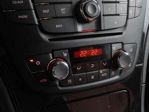 Седан Opel Insignia 2013 года, 1335000 рублей, Воронеж