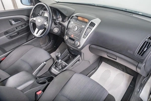 Хетчбэк Kia Ceed 2012 года, 799000 рублей, Томск