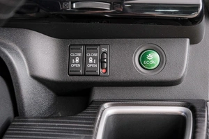 Минивэн Honda Stepwgn Spada 2016 года, 1999000 рублей, Красноярск
