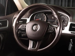 Внедорожник Volkswagen Touareg 2012 года, 2099000 рублей, Тюмень