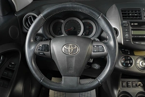 Внедорожник Toyota RAV4 2010 года, 1259000 рублей, Тюмень