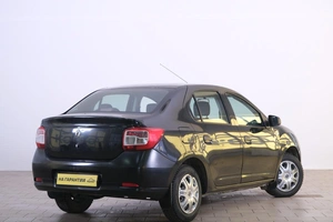 Седан Renault Logan 2016 года, 689000 рублей, Омск