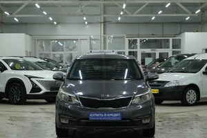 Седан Kia Rio 2016 года, 999000 рублей, Омск
