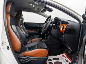 Хетчбэк Toyota Auris 2016 года, 1455000 рублей, Красноярск