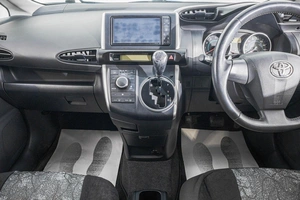 Минивэн Toyota Wish 2011 года, 1399000 рублей, Барнаул