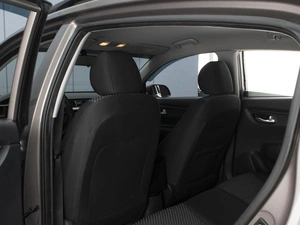 Хетчбэк Kia Rio X-Line 2018 года, 1250000 рублей, Омск