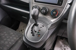 Хетчбэк Toyota Ractis 2011 года, 729000 рублей, Красноярск