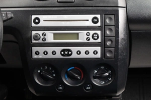 Хетчбэк Ford Fiesta 2005 года, 319000 рублей, Оренбург