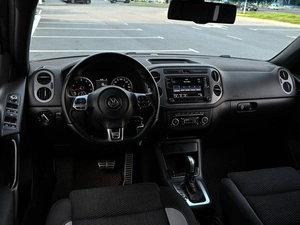 Внедорожник Volkswagen Tiguan 2013 года, 1720000 рублей, Волгоград