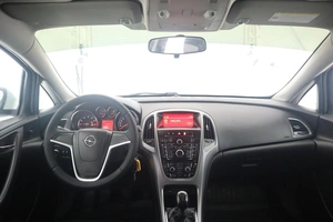 Седан Opel Astra 2013 года, 830000 рублей, Орёл