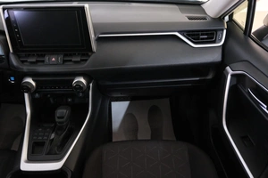 Внедорожник Toyota RAV4 2019 года, 4049000 рублей, Омск