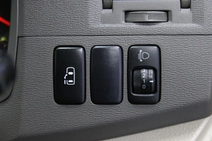 Минивэн Toyota Isis 2008 года, 998000 рублей, Солонцы