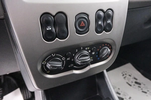Хетчбэк Renault Sandero 2012 года, 689000 рублей, Красноярск
