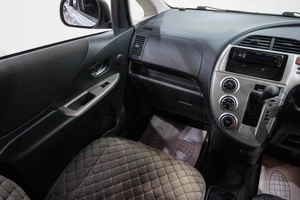 Хетчбэк Toyota Ractis 2009 года, 699000 рублей, Новокузнецк