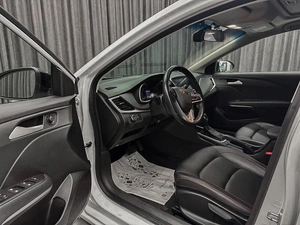 Седан Chevrolet Monza 2020 года, 1250000 рублей, Красноярск