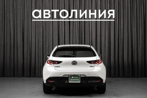 Хетчбэк Mazda 3 2019 года, 1599000 рублей, Красноярск