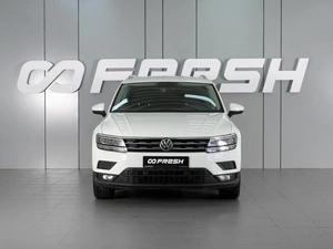 Внедорожник Volkswagen Tiguan 2018 года, 2260000 рублей, Красный Пахарь