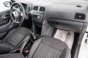 Седан Volkswagen Polo 2018 года, 869000 рублей, Красноярск