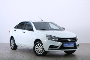 Седан ВАЗ (LADA) Vesta 2018 года, 1079000 рублей, Омск