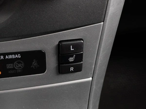 Седан Toyota Corolla 2011 года, 1049000 рублей, Тюмень