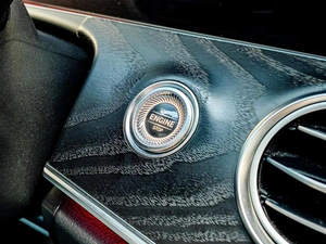 Седан Mercedes-benz E-класс 2019 года, 3550000 рублей, Краснодар