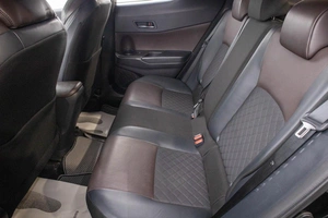 Внедорожник Toyota C-HR 2017 года, 2499000 рублей, Барнаул