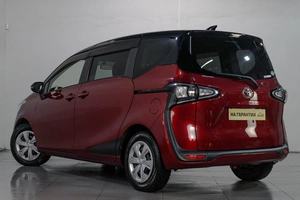 Минивэн Toyota Sienta 2019 года, 1669000 рублей, Челябинск