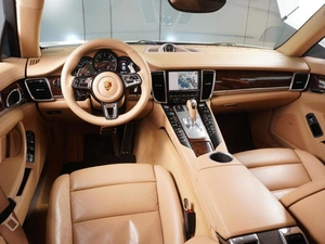 Лифтбек Porsche Panamera 4 2010 года, 2905000 рублей, Красный Пахарь