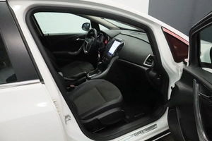 Хэтчбек Opel Astra 2012 года, 990000 рублей, Курск