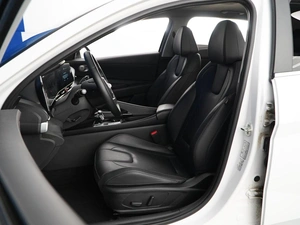 Седан Hyundai Elantra 2023 года, 1987077 рублей, Москва