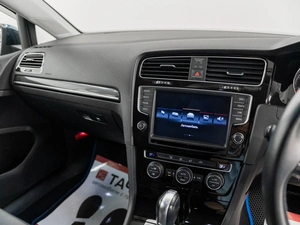 Хетчбэк Volkswagen Golf 2015 года, 1300000 рублей, Красноярск