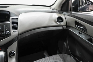 Седан Chevrolet Cruze 2010 года, 699000 рублей, Новокузнецк