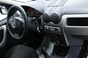 Седан Renault Logan 2011 года, 528000 рублей, Солонцы