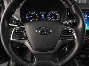 Седан Hyundai Solaris 2017 года, 1399000 рублей, Тюмень