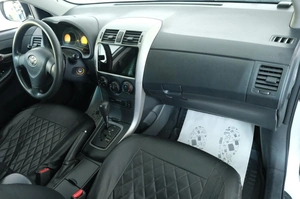 Седан Toyota Corolla 2008 года, 849000 рублей, Омск