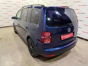 Минивэн Volkswagen Touran 2007 года, 399000 рублей, Красноярск