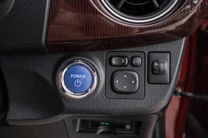 Хетчбэк Toyota Vitz 2017 года, 979000 рублей, Красноярск