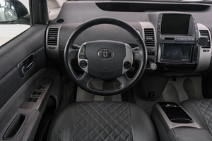 Лифтбек Toyota Prius 2008 года, 749000 рублей, Красноярск
