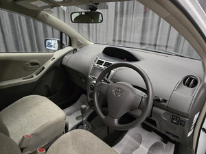 Хетчбэк Toyota Vitz 2009 года, 650000 рублей, Красноярск