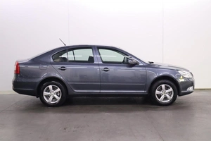 Хэтчбек Skoda Octavia 2013 года, 990000 рублей, Брянск
